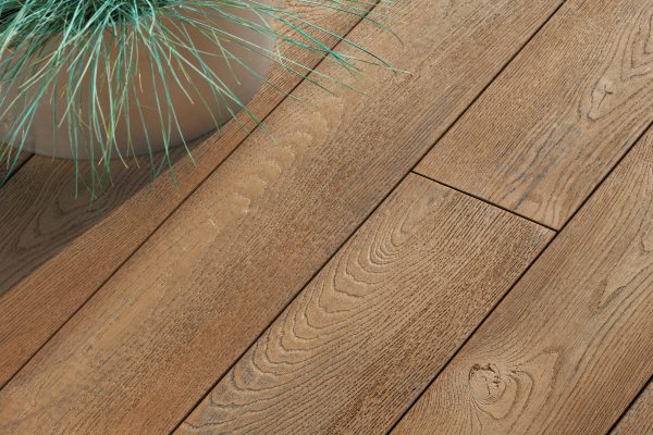 Millboard-Enhanced-Grain-Coppered-Oak-1-3