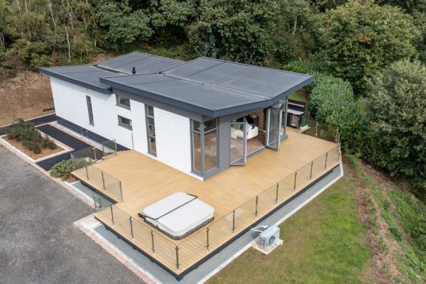 bespoke-lodge-composite-decking-north-wales-1