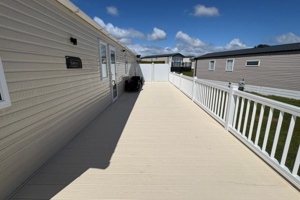 caravan-composite-verandah-decking-north-wales-1-1