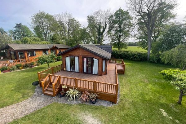 wrap-around-composite-decking-cheshire-1